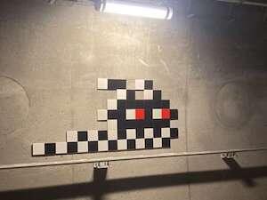 PA_1491, Space Invader de l'avenue de la République — Street art de Invader à Montrouge