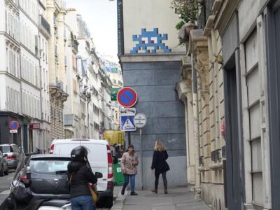 PA_1438, Space Invader de la rue Truffaut — Street art de Invader à Paris