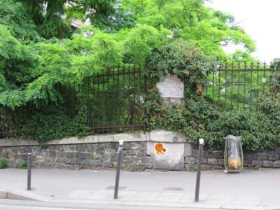 PA_307, Space Invader on 1 Rue Henri Chevreau — Street art by Invader in Paris