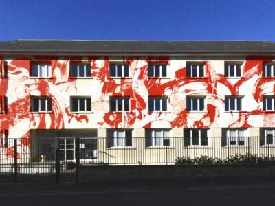 Façade rouge de la rue de la Masse — Street art de Soemone à Caen