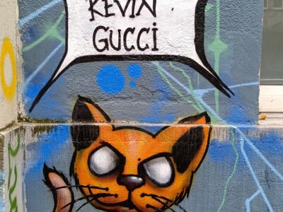 Kevin Gucci, le chat orange — Street art à Düsseldorf