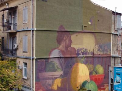 Nature morte à la femme — Street art de Aphe & Noah à Tbilisi
