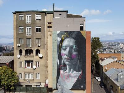 Circus — Street art de Luis Gomez de Teran à Tbilisi