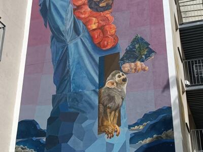 Homme aux tomates et singe, par Koz Dos — Street art de Koz Dos à Saint-Brieuc