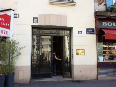 PA_389, Space Invader on Rue Botzaris — Street art by Invader in Paris