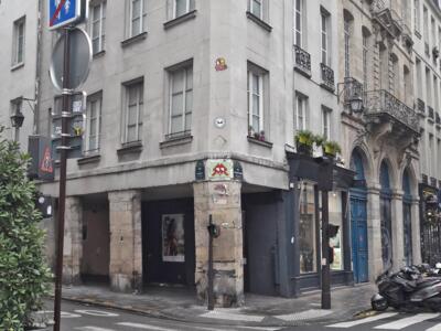 PA_570, Space Invader de la rue de Fourcy — Street art de Invader à Paris