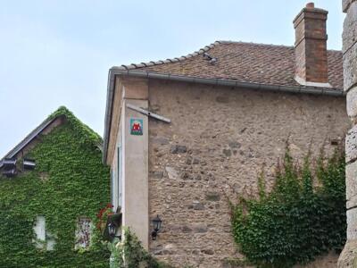 FTBL_02, Space Invader de GR 13 - du Gâtinais (seine-et-Marne) au Morvan (saône-et-Loire) — Street art de Invader à Larchant