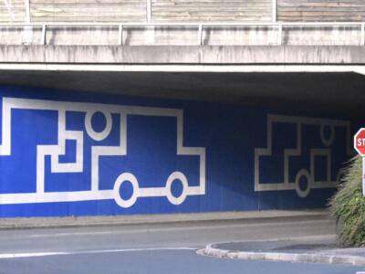 Camions sous le pont — Street art de Alexis Poline à Mondeville