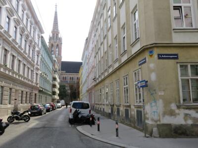WN_38, Space Invader on Adamsgasse — Street art by Invader in Wien