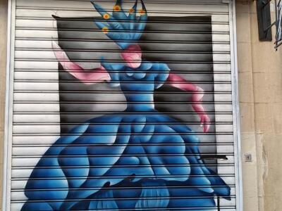 Blue Panier Gown at Accès Décor — Street art in Marseille