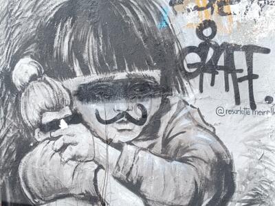 Fillette à la moustache par Rosarlette Meirelles — Street art de Rosarlette Meirelles à Almada