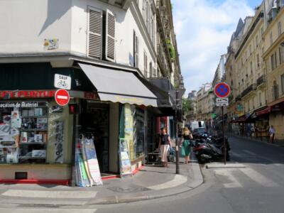 PA_770, Space Invader on 43 Rue Marguerite de Rochechouart — Street art by Invader in Paris