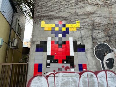 TK_129, Space Invader de Higashi 3-chōme — Street art de Invader à Tokyo