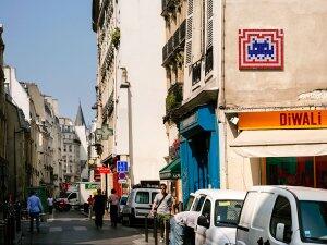 PA_676, Space Invader on Rue Saint-André des Arts — Street art by Invader in Paris