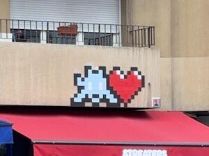 PA_1555, Space Invader de la rue des Pyrénées — Street art de Invader à Paris