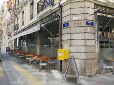 GNV_12, Space Invader on 26 Rue des Bains — Street art by Invader in Genève
