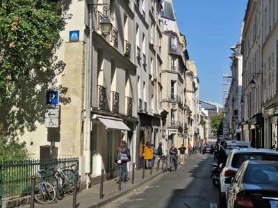 PA_677, Space Invader on 55 Rue de Seine — Street art by Invader in Paris