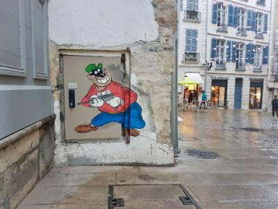 The Beagle Boy of rue Argenterie, by OakOak — Street art by OakOak in Bayonne