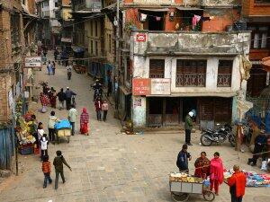 KAT_11, Space Invader de Yogbir Singh Marg — Street art de Invader à Kathmandu