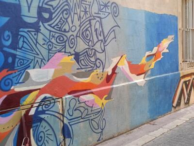 Fresque au trait bleu, rue des Honneurs — Street art à Marseille