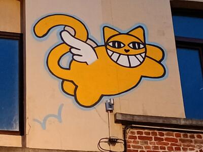 Le chat ailé du Jeu de Balle par M. Chat — Street art de M. Chat à Bruxelles