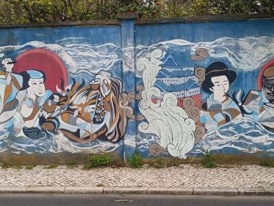 Japanese print in blue and brown — Street art in Lisboa