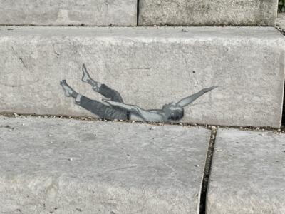 The diver on the steps, by Ender — Street art by Ender in Bayonne