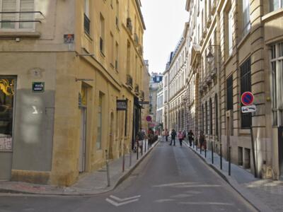 PA_379, Space Invader on 7;9 Rue Aubriot — Street art by Invader in Paris