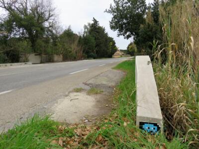 CAZ_26, Space Invader on Route des Plages — Street art by Invader in Ramatuelle
