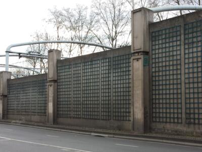 PA_666, Space Invader on 26 Quai de Grenelle — Street art by Invader in Paris