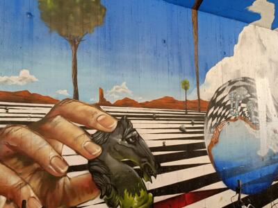 La main et la tête de cheval — Street art de Goodlack Art à Köln