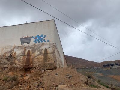 POTI_13, Space Invader on Camino a la Cima del Cerro Rico — Street art by Invader in Potosí