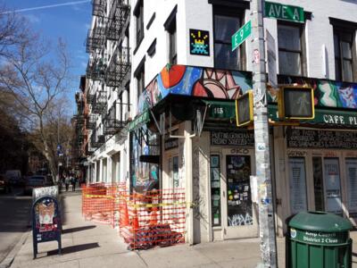 NY_164, Space Invader on 145 Avenue A — Street art by Invader in New York