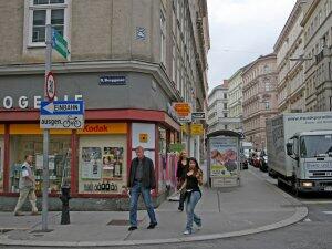 WN_21, Space Invader on Liechtensteinstraße — Street art by Invader in Wien