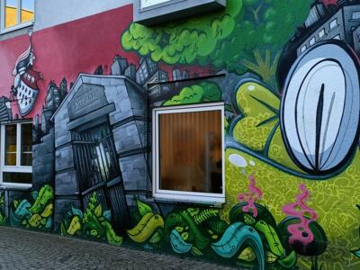 The giant eyes of Gerhard-Winkler-Hof — Street art by Bezirk Zwo in Köln