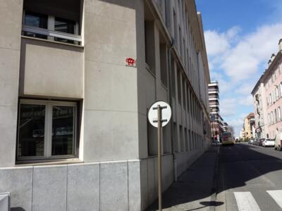 PAU_03, Space Invader on Rue Galos — Street art by Invader in Pau