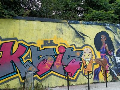 Lettrage KABIG et personnages Dragon Ball — Street art à Nantes