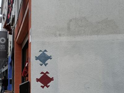Black Bird Mosaic on Rue Christine — Street art in Bruxelles