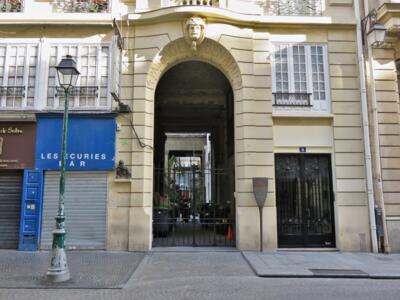 PA_285, Space Invader on Passage Ben-Aïad — Street art by Invader in Paris