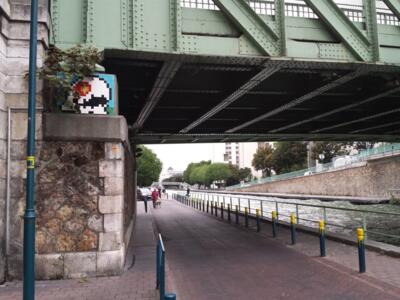 PA_1137, Space Invader du pont Delizy — Street art de Invader à Pantin
