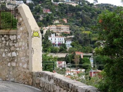 CAZ_19, Space Invader de la rue Célestin Montolivo — Street art de Invader à Villefranche-sur-Mer