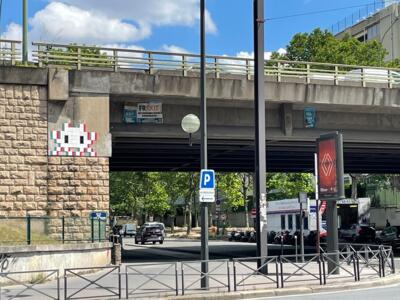 PA_1429, Space Invader on 1 rue de la Porte d'Issy — Street art by Invader in Paris