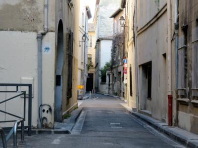 AVI_19, Space Invader on 39 Rue d'Amphoux — Street art by Invader in Avignon