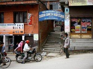 KAT_20, Space Invader de Lekhnath Sadak — Street art de Invader à Kathmandu