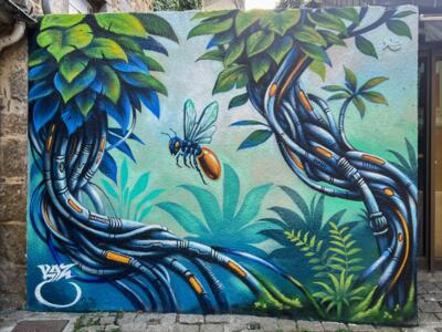 The Bee and the Vines — Street art by Kaz in Saint-Brieuc
