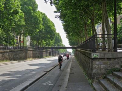 PA_242, Space Invader on 94 Avenue de Saint-Mandé — Street art by Invader in Paris