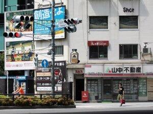 TK_102, Space Invader de Roppongi 7-chōme — Street art de Invader à Tokyo