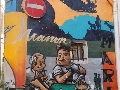Manon et Marius au soleil couchant — Street art à Marseille