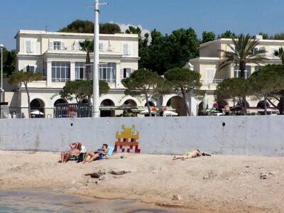 LCT_07, Space Invader on 388–448 Avenue Franklin Roosevelt — Street art by Invader in La Ciotat