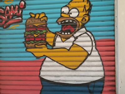 Homer Simpson with a Burger — Street art in Marseille